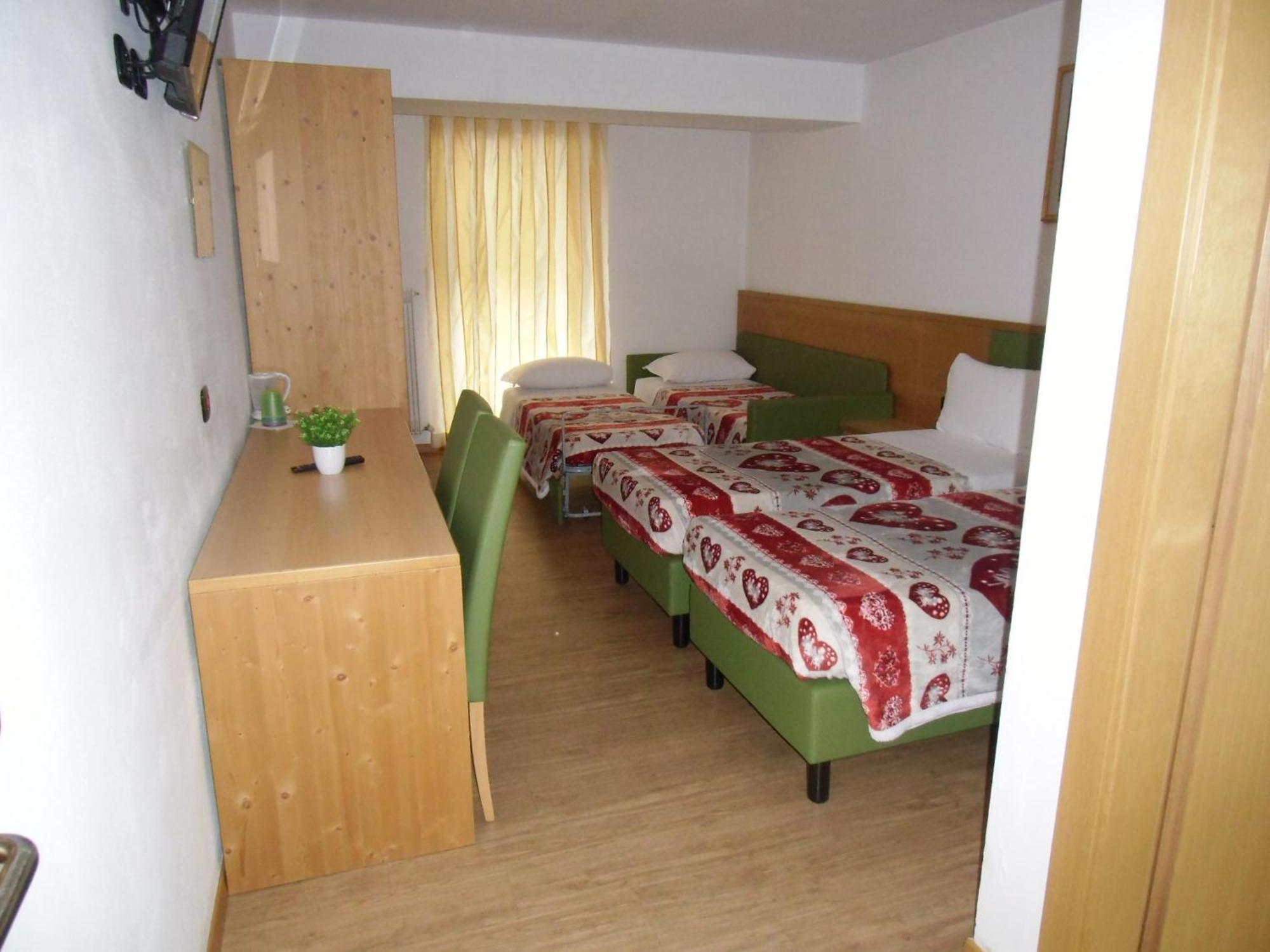 Garni Festil Hotel Campitello di Fassa Exterior photo