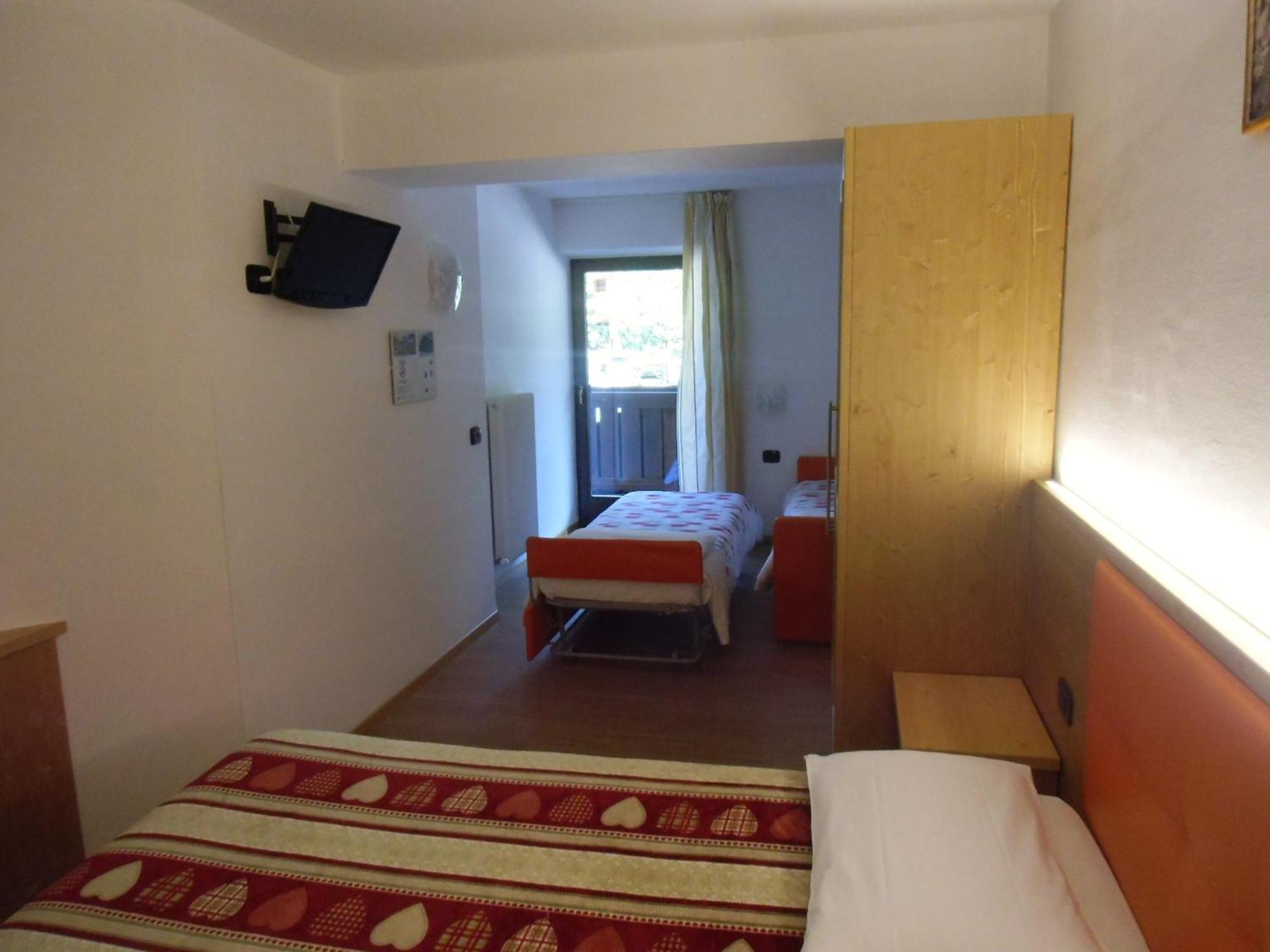 Garni Festil Hotel Campitello di Fassa Exterior photo